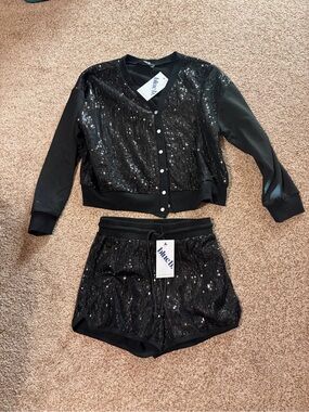 Nwt blue b black sequin set size small